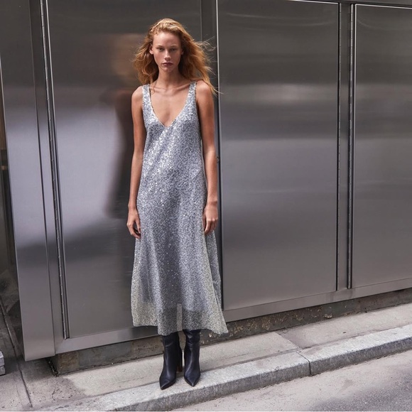 Vince Dresses & Skirts - NWT $595 Vince Sequined Metallic Lace Midi Dress - Silver